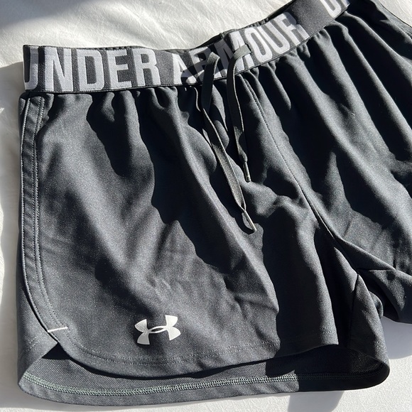 Under Armour Grey Loose Shorts - Small - Picture 3 of 4